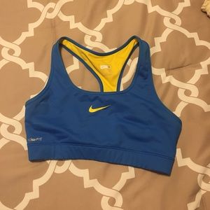 💪🏻EUC Nike sports bra💪🏻